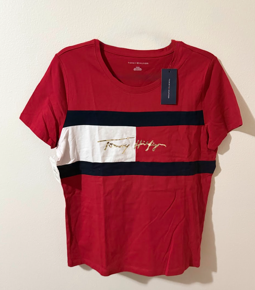 Camiseta Tommy Hilfiger Signature – Heritage Red Edition