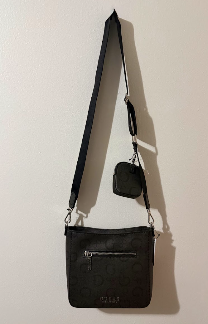 Bolso Guess Crossbody con Monedero Removible – Black Logo Edition