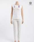 Blusa Tommy Hilfiger Ruffle Shoulder Foil Tee – Elegancia Preppy & Detalles Metálicos Chic