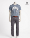 Playera Old Navy Arched "Kindness" – Un Mensaje con Estilo Varsity