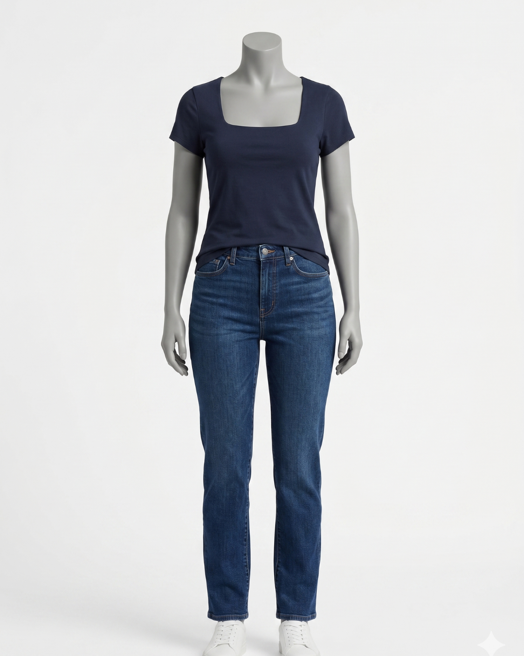 Blusa negra cuello redondo