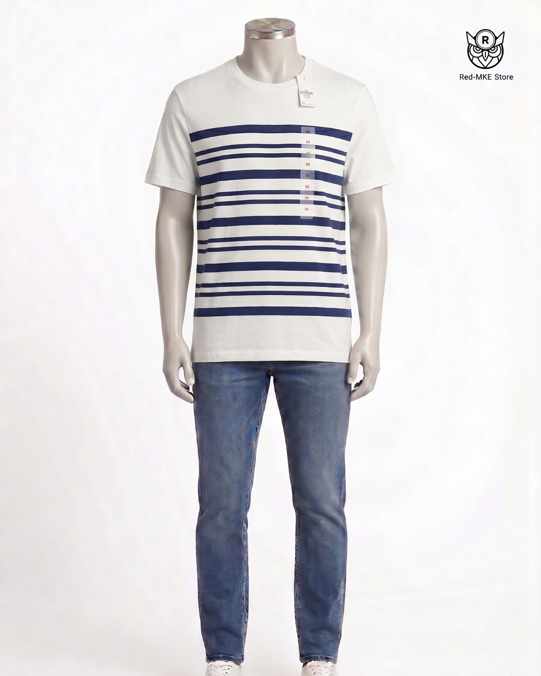 Camiseta blanca con rayas celestes