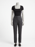Blusa Square-Neck Fitted – Sofisticación y Ajuste Perfecto en Negro