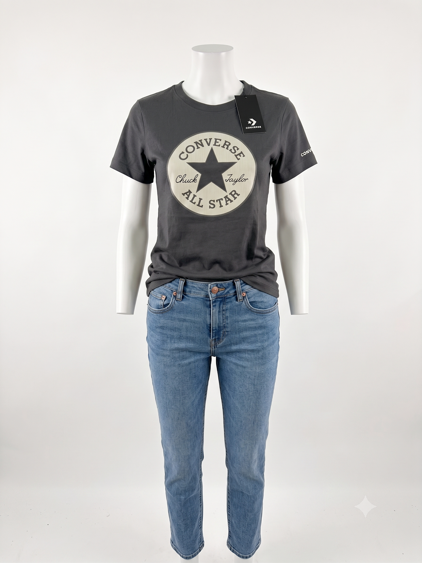 Playera Converse Outline Classic Logo – Estilo Urbano & Esencia Atemporal